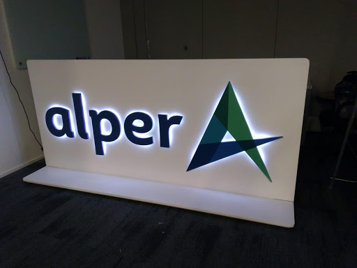 Alper lucra R$ 3 milhões no primeiro trimestre, salto de 32% em um ano