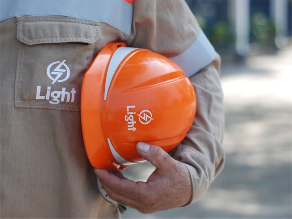 Light prepara oferta de ações de R$ 3 bi e Cemig deve vender fatia